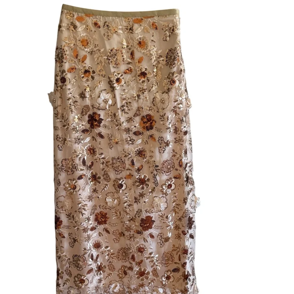 Chic Floral Embroidered Maxi Skirt - Picture 3 of 4